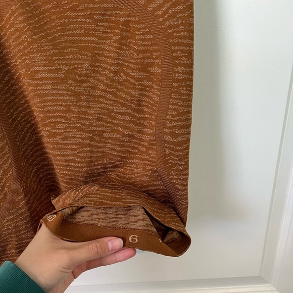 Lululemon Swiftly Tank in Heathered Slate - Picture 4 of 4